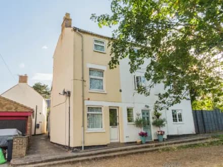 60 High Street Woodford NN14 4HF